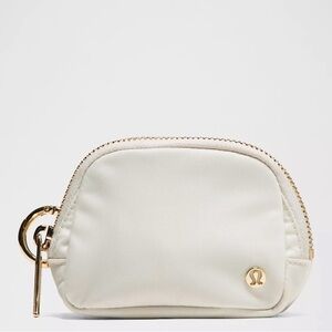 NWT LULULEMON EVERYWHERE BELT BAG NANO BONE